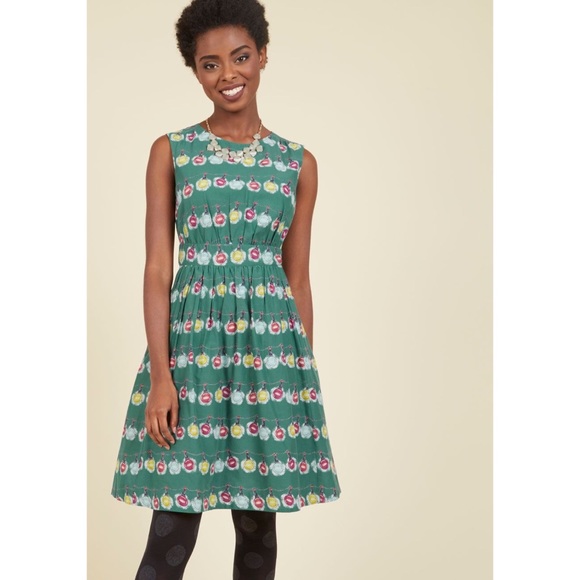 Modcloth Dresses & Skirts - Emily and Fin Christmas dress